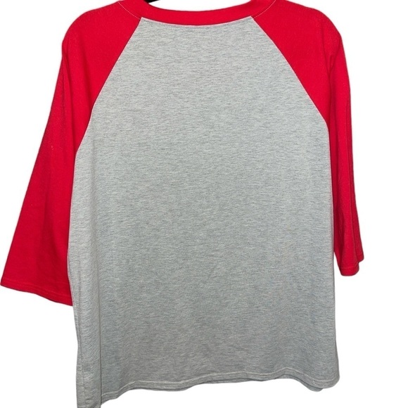 Unbranded Women's T-Shirt Size 2XL Red & Gray Christmas Theme 3/4 Sleeves - Picture 3 of 6